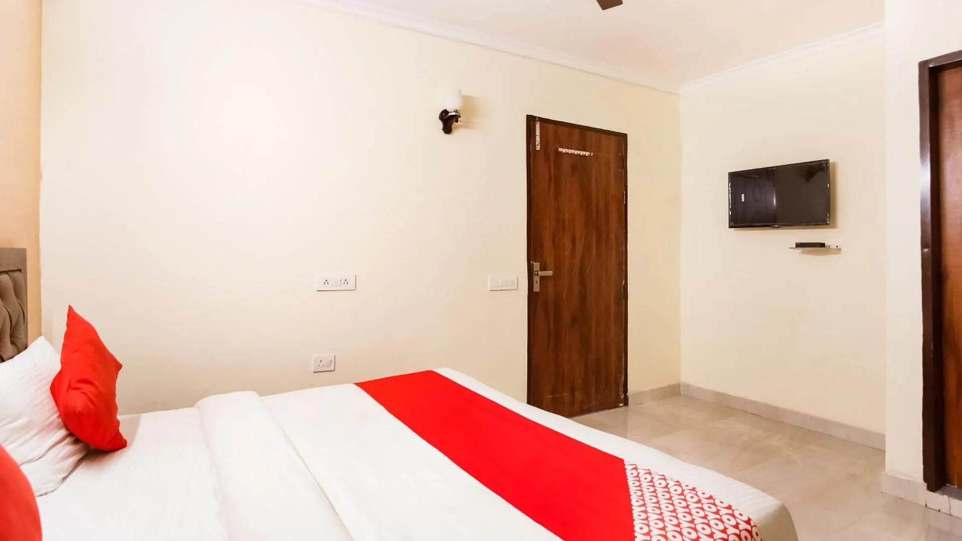 Oyo Kartik House Near Delhi Airport Hotel New Delhi India