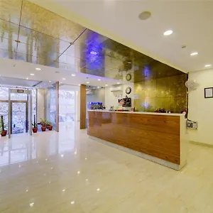 Hotel D-Capitol Plaza New Delhi Airport Отель