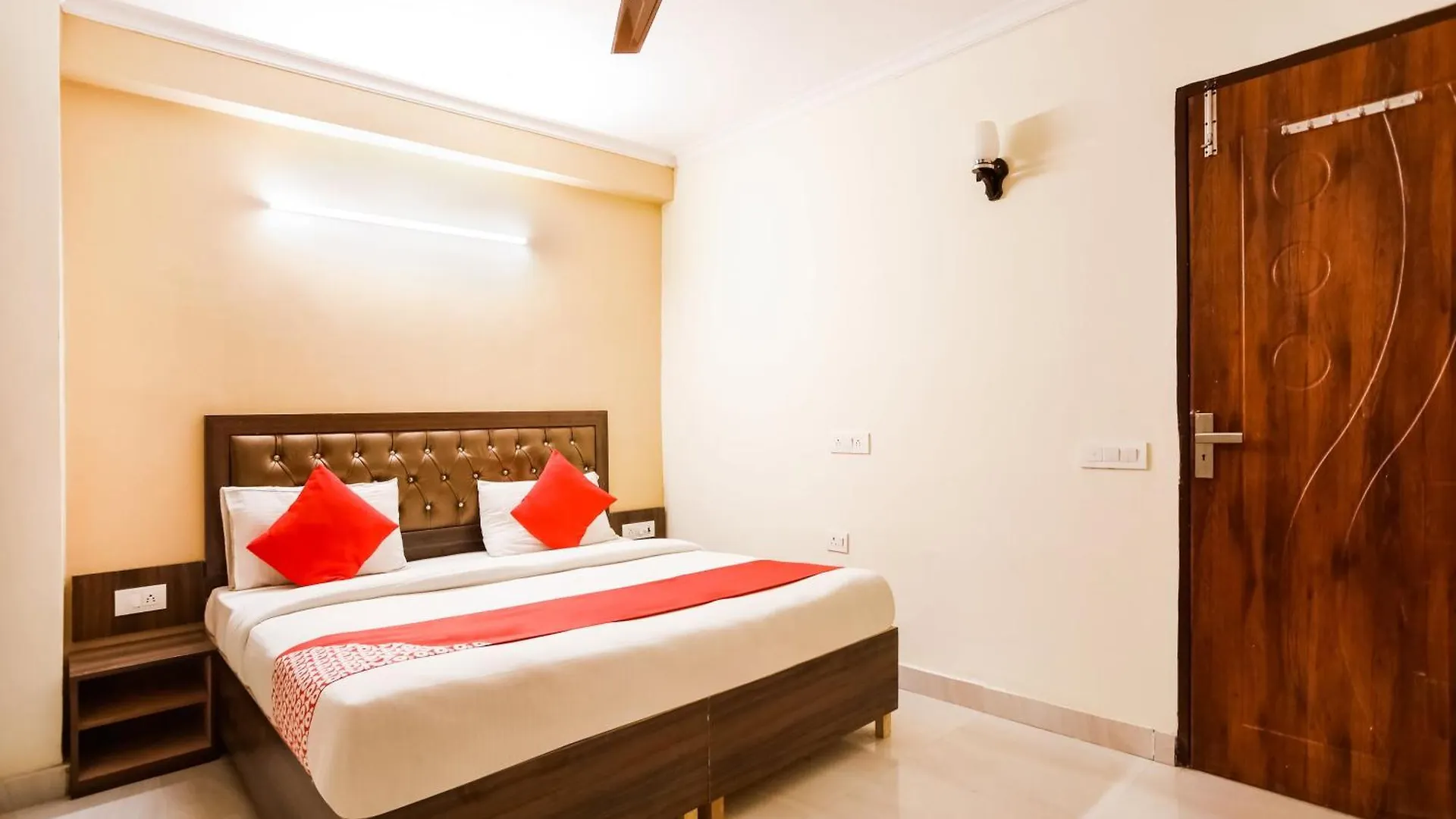 Oyo Kartik House Near Delhi Airport contacts